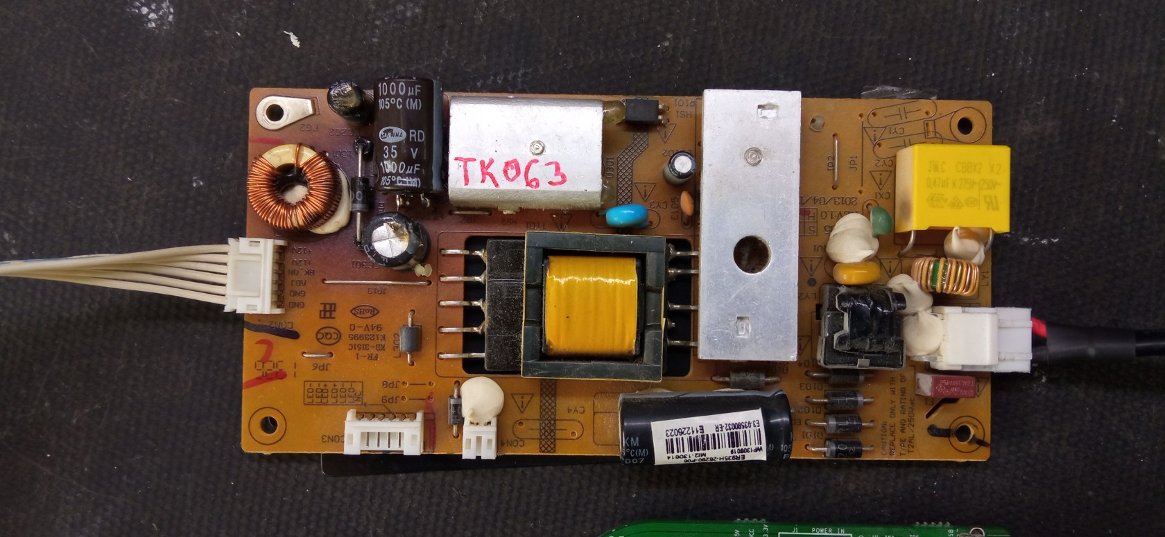 TK063 NET 24 LED FHD POWER ER035